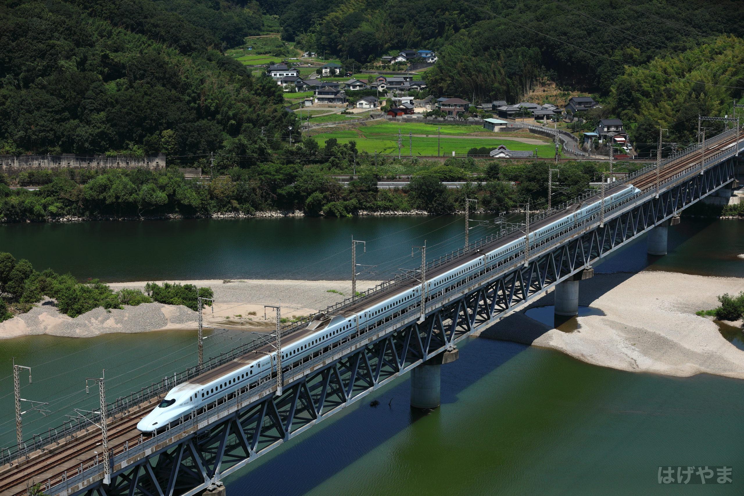 「555A」・岡山～新倉敷・高梁川橋梁俯瞰